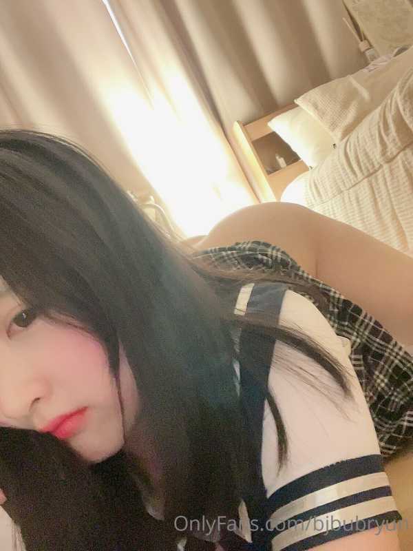 Onlyfans斯文眼镜反差妹子 Bjbubr [29P+25V/2.1G]